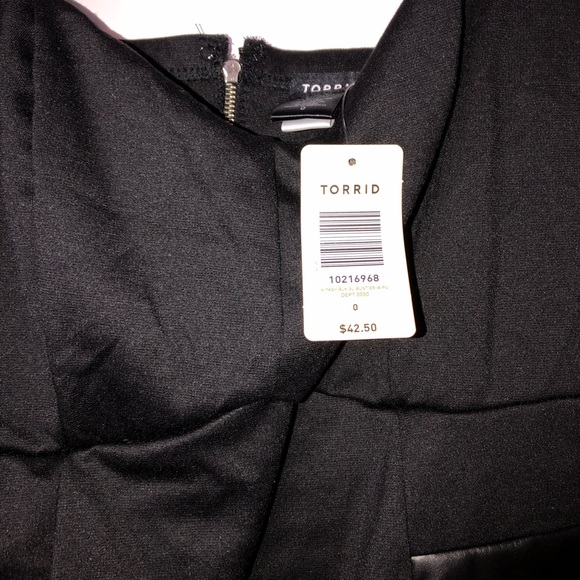 Torrid Black with faux leather tanktop size 0 - Picture 4 of 4